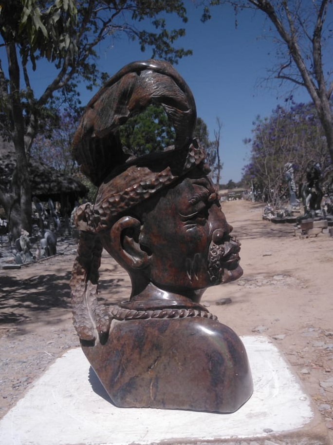Chief - Stone Sculpture Made of Serpentine Stone by Ronny Nyamhunga | Zimbabwe