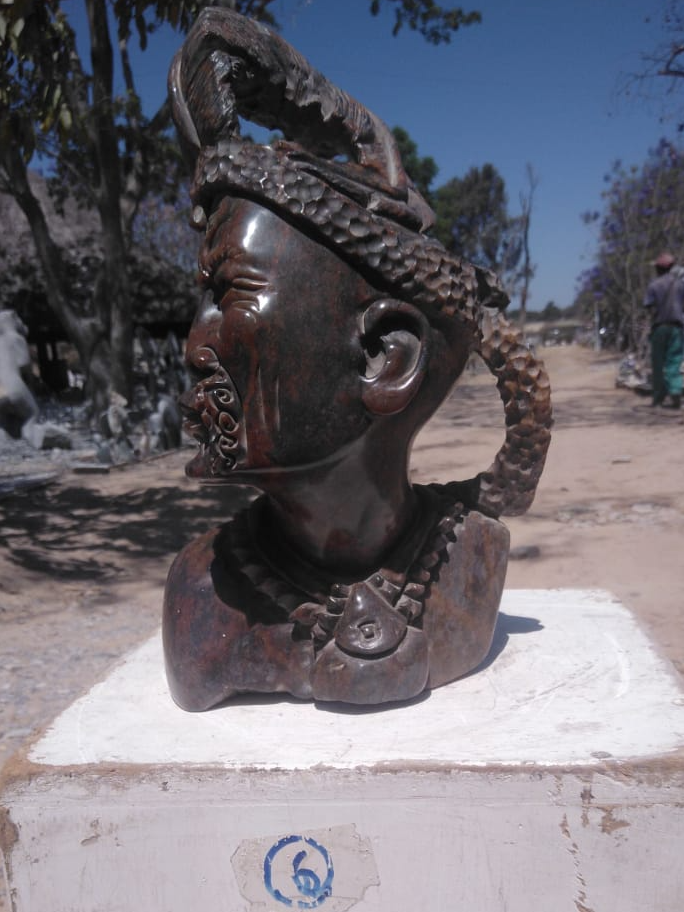 Chief - Stone Sculpture Made of Serpentine Stone by Ronny Nyamhunga | Zimbabwe