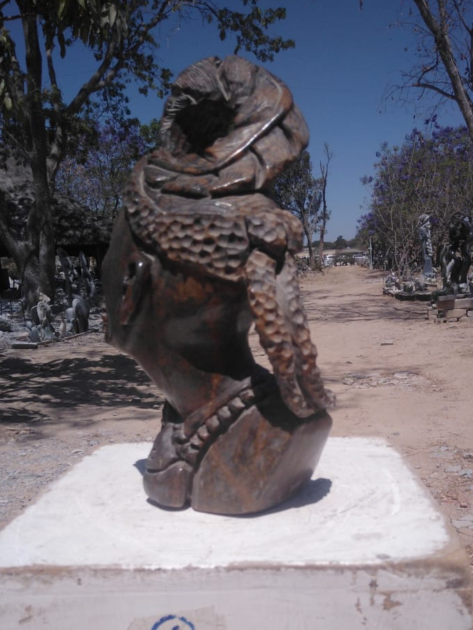 Chief - Stone Sculpture Made of Serpentine Stone by Ronny Nyamhunga | Zimbabwe