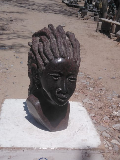 Chieftess - Stone Sculpture Made of Serpentine Stone by Ronny Nyamhunga | Zimbabwe