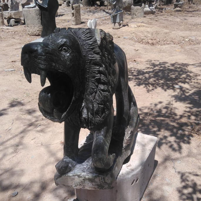 Roaring Lion - Stone Sculpture Made of Springstone by Ronny Nyamhunga | Zimbabwe