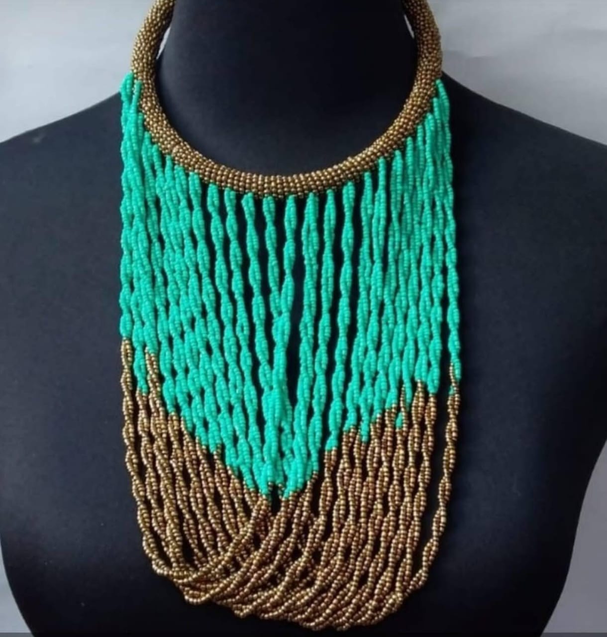 Beaded Necklace Lite Green & Gold | Kenya