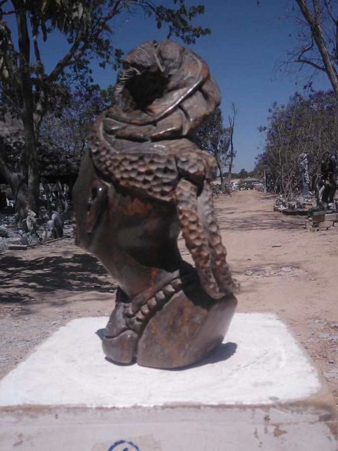 Chieftess - Stone Sculpture Made of Serpentine Stone by Rony Nyamhunga | Zimbabwe