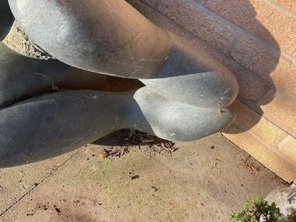 Pregnant Woman - Stone Sculpture Made of Serpentine Stone by Staycot Tahwa | Zimbabwe