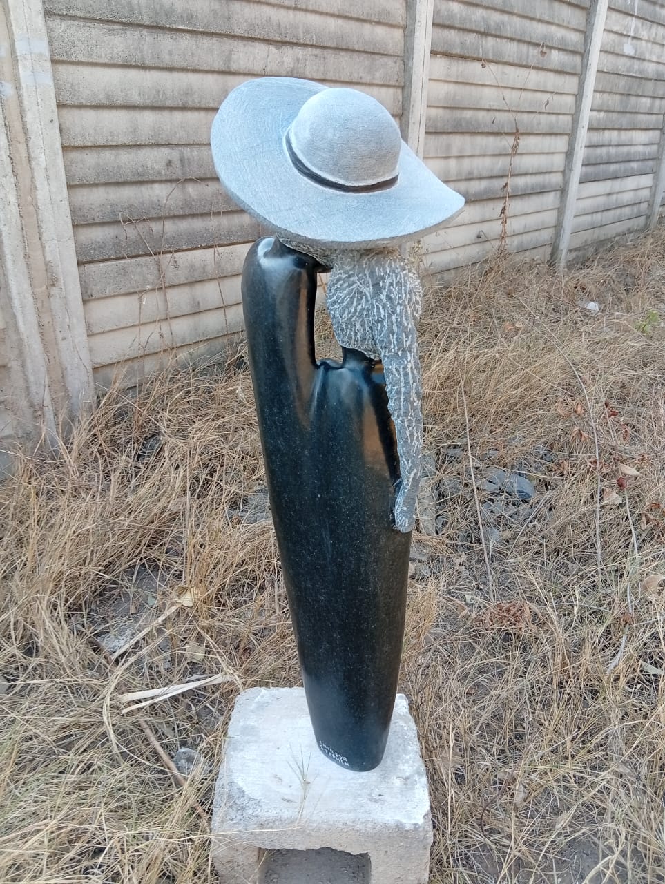 Just Married - Stone Sculpture Made of Springstone by Stephen Chikeya | Zimbabwe
