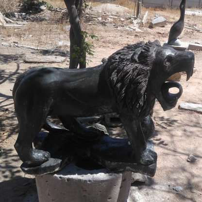 Roaring Lion - Stone Sculpture Made of Springstone by Rony Nyamhunga | Zimbabwe